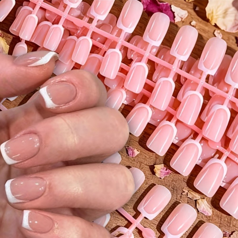 Nail Art Extension - 120 ชิ้น เล็บปลอมทรงสั้นทรงเหลี่ยมแบบเฟรนช์ทิป สีชมพูนู้ดธรรมชาติ ฐานสีขาวน้ำนม เคลือบเงา