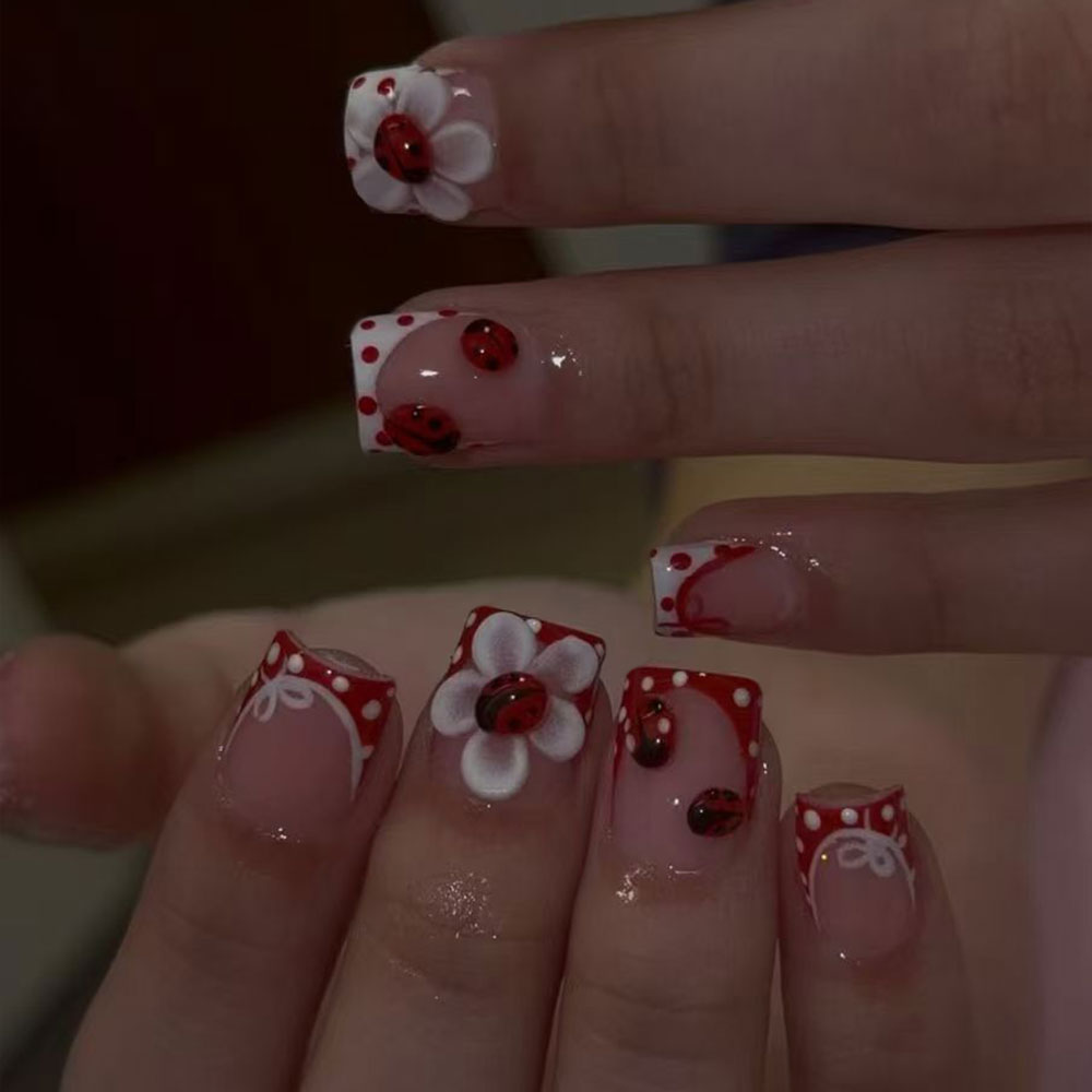Nail Art Red - 24 ชิ้นต่อชุด สติ๊กเกอร์ตกแต่งเล็บลายดอกไม้ 3D รูปทรงสี่เหลี่ยม ลายจุด