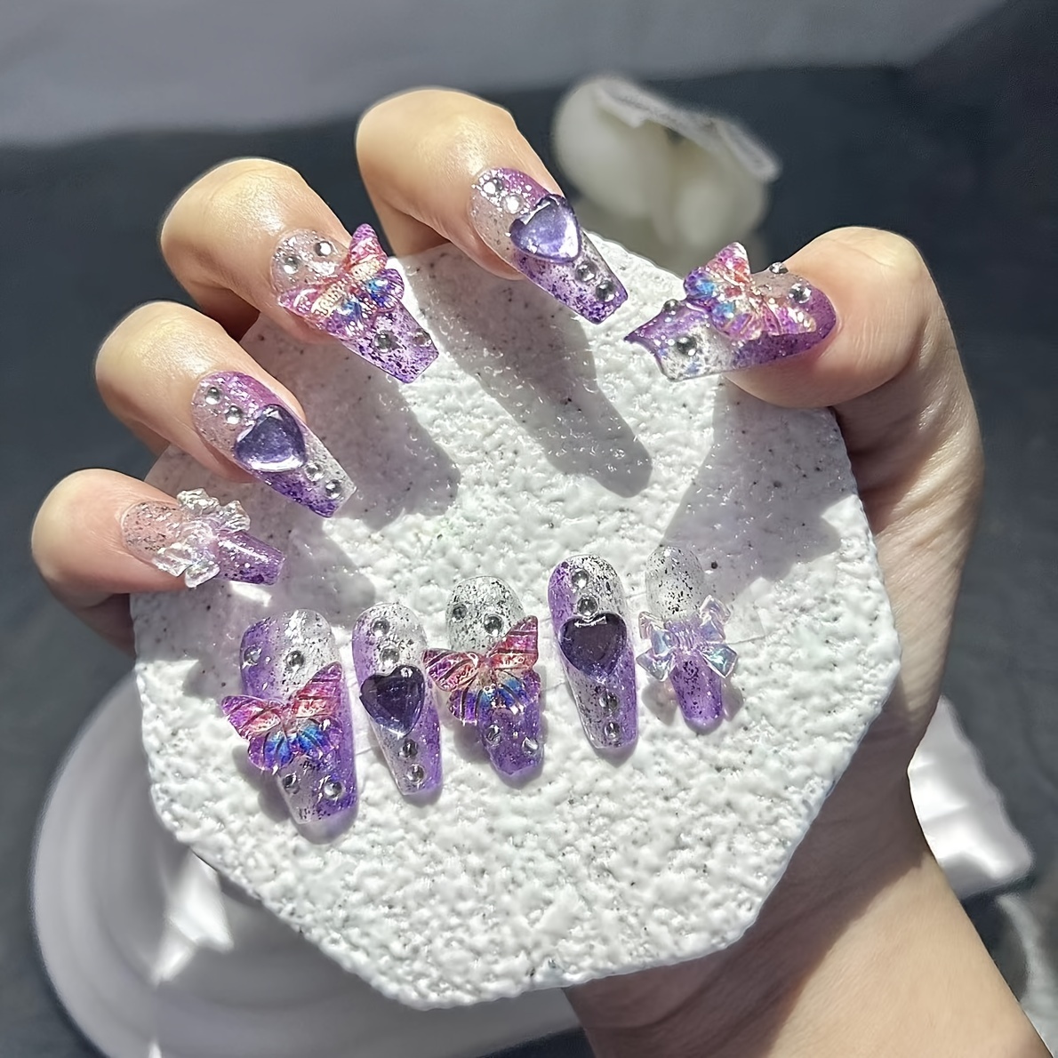 Nail Art Red - 10 ชิ้นสีม่วงแฟนตาซีผีเสื้อเล็บปลอมหัวใจเพชรประกายเล็บ Patch Y2K Spice Girls