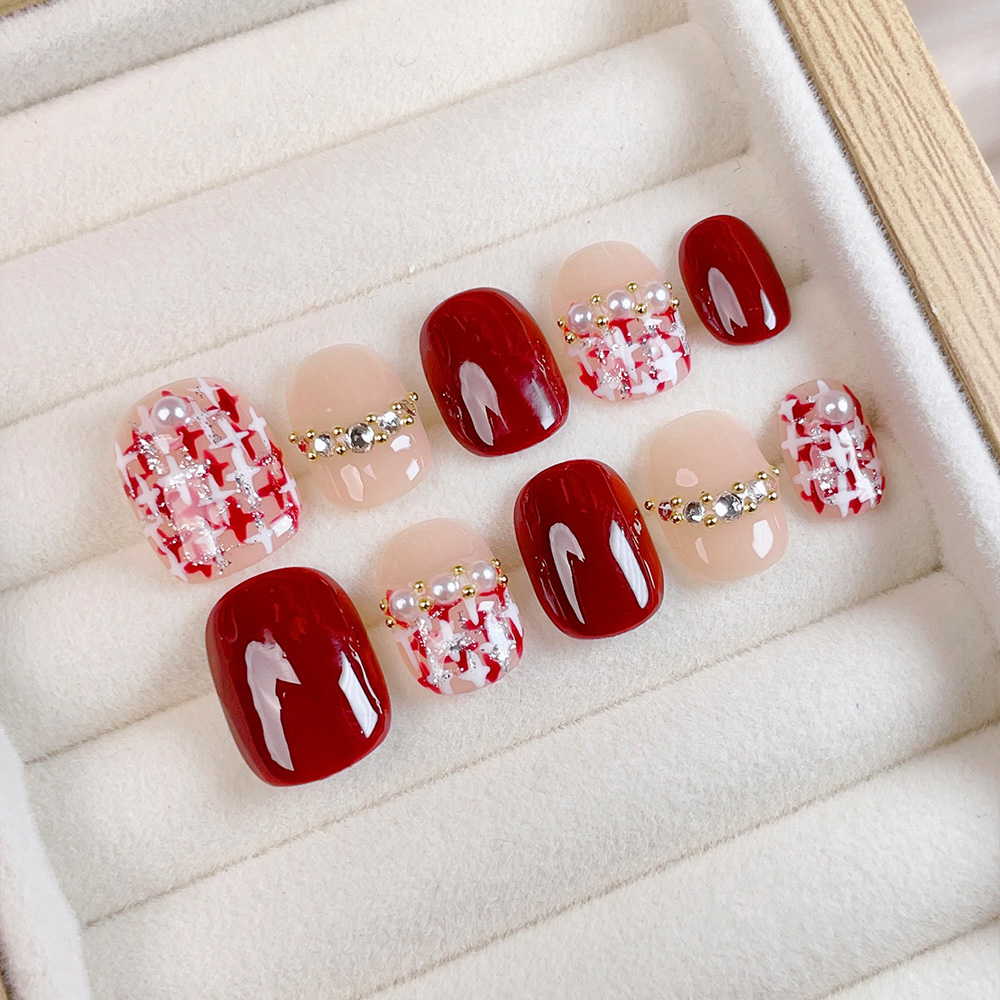 Nail Art Red - ชุดเล็บปลอมแบบกดติด 10 ชิ้น ทรงสี่เหลี่ยมมน ทำมือ สีแดงไวน์