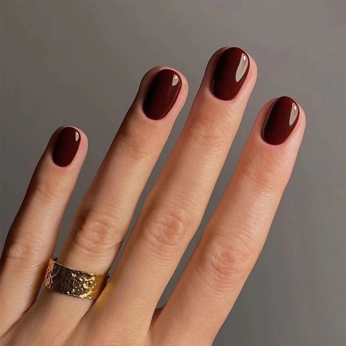 Nail Art Fake - 24 ชิ้นสีทึบกดบนเล็บสั้นสแควร์รอบเล็บปลอม Glossy Dark เล็บสวมใส่ที่ถอดออกได้ฤดูใบไม้ร่วงฤดูหนาวเล็บปลอม