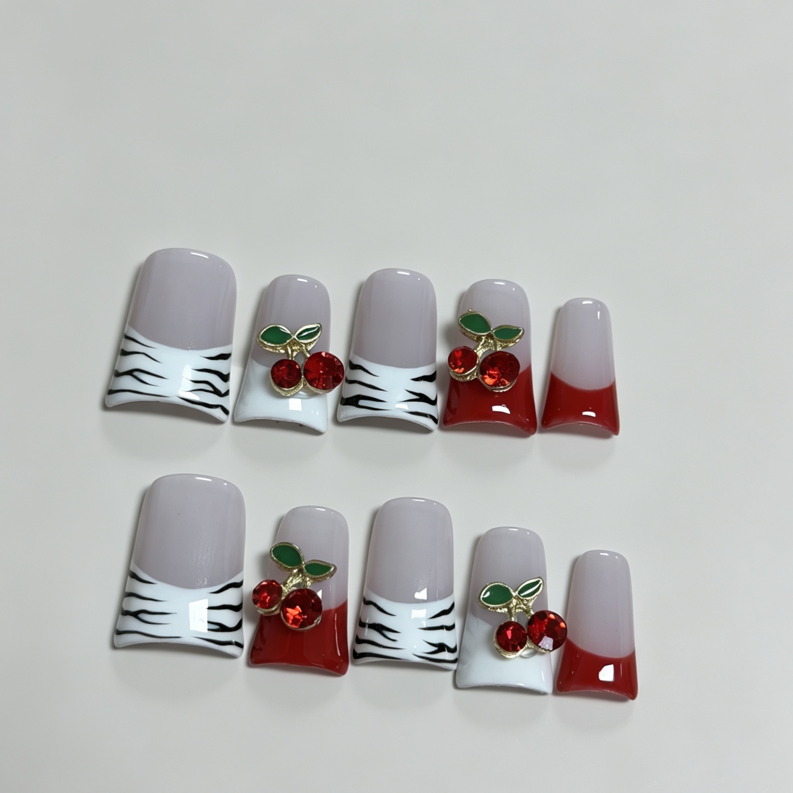เล็บปลอมแบบกดติดขนาดกลาง 10 ชิ - Nail Art Red บทวิจารณ์และราคา